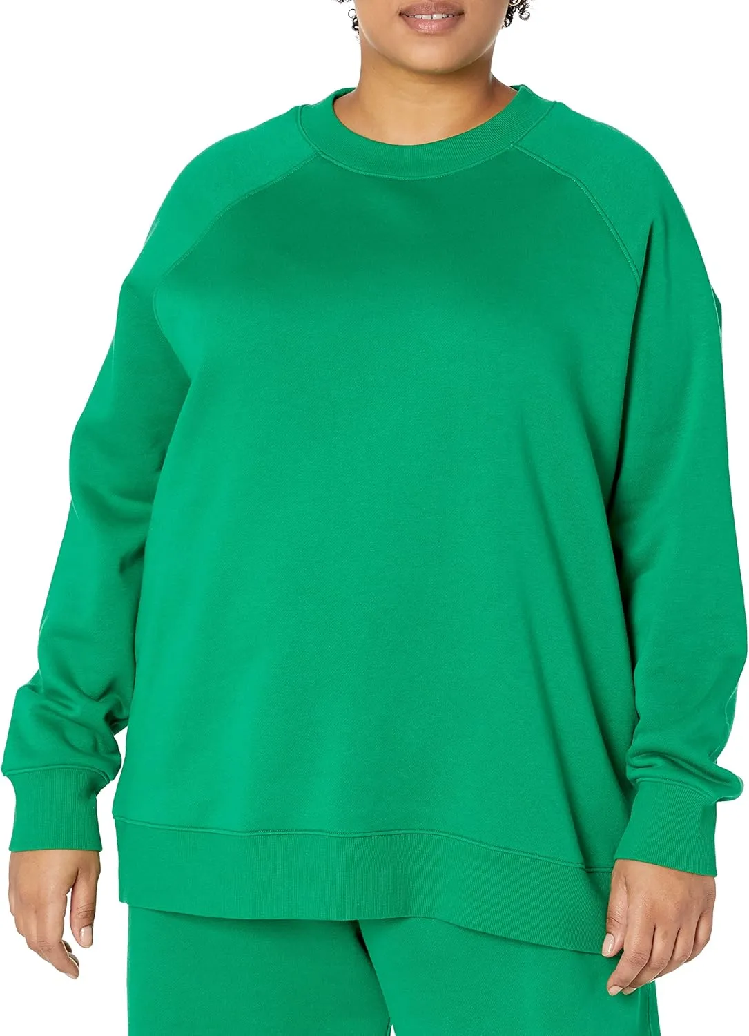 Amazon Essentials Women's Relaxed-Fit Crewneck Pullover Long-Sleeve Sweatshirt (Available in Plus Size)