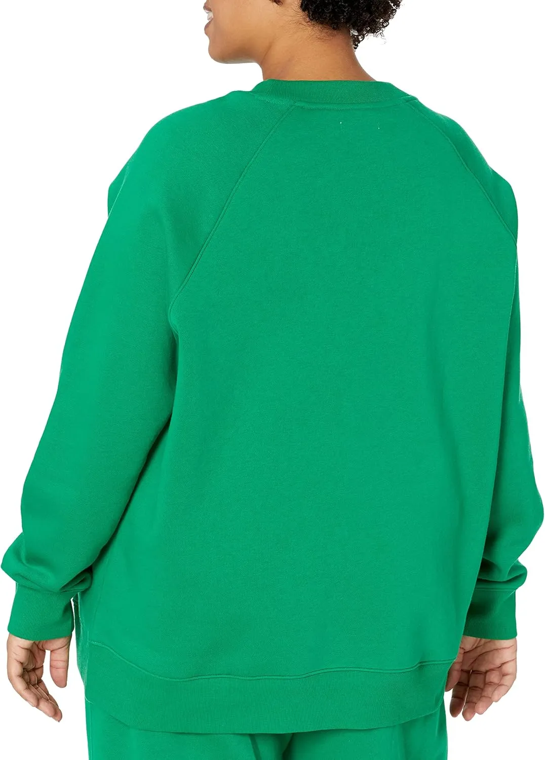 Amazon Essentials Women's Relaxed-Fit Crewneck Pullover Long-Sleeve Sweatshirt (Available in Plus Size)