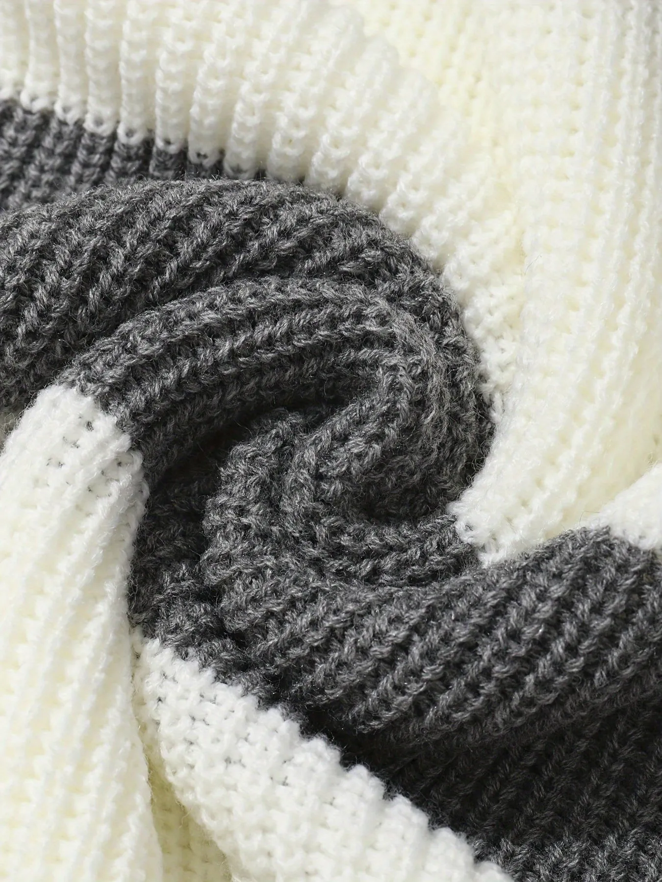 JANLUX | Striped Knitted Pullover with Long Sleeves Sweater