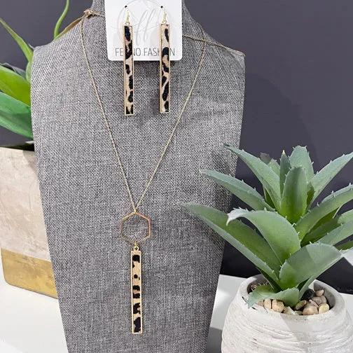 Leopard Long Bar Gold Pendant Necklace