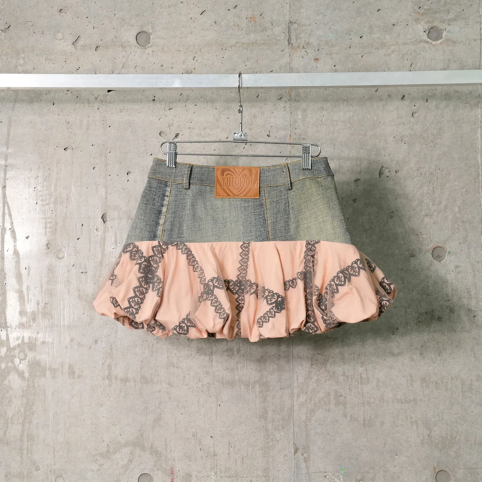 PEACH TWO-TONE DENIM SKIRT / GREY/BLACK/NUDE