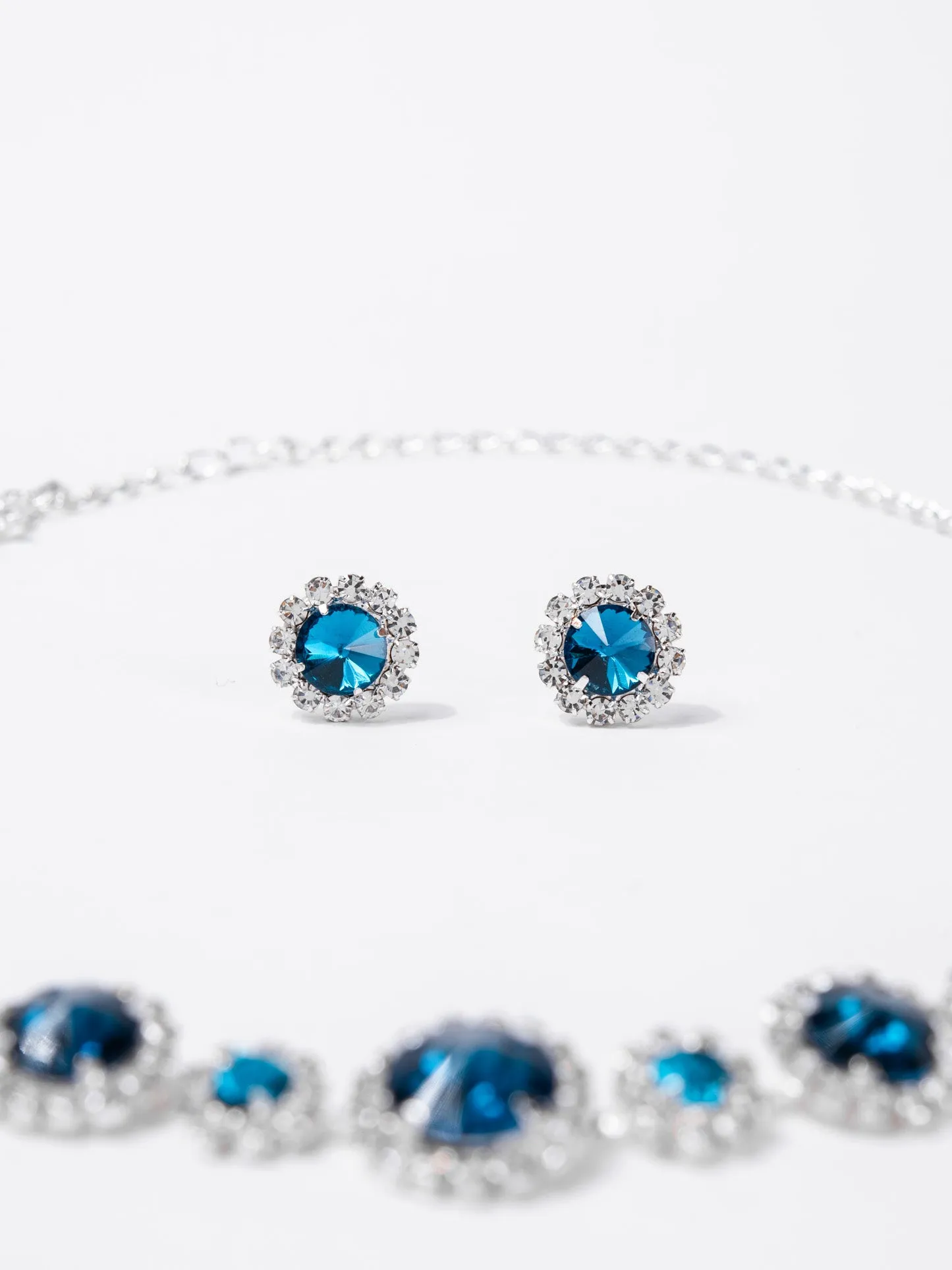Willow Round Stone Rhinestone Necklace Set